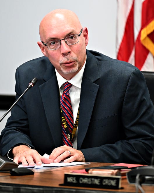 Acting Superintendent Eric Wilson during Red Lion Area School District’s Board of School Directors meeting at Red Lion Area Education Center in Windsor Township,Thursday, Nov. 17, 2022.  Dawn J. Sagert photo